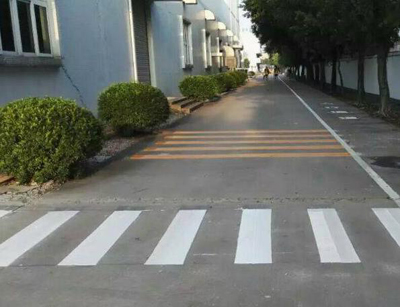 西安道路劃線價格 西安廠區(qū)劃線標線施工圖片
