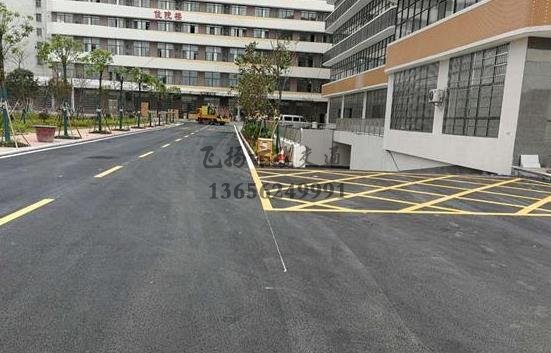蘇州廣場道路交通設(shè)施標(biāo)志和道路劃線多少錢？