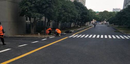 蘇州醫(yī)院道路劃線標準？提高行車安全
